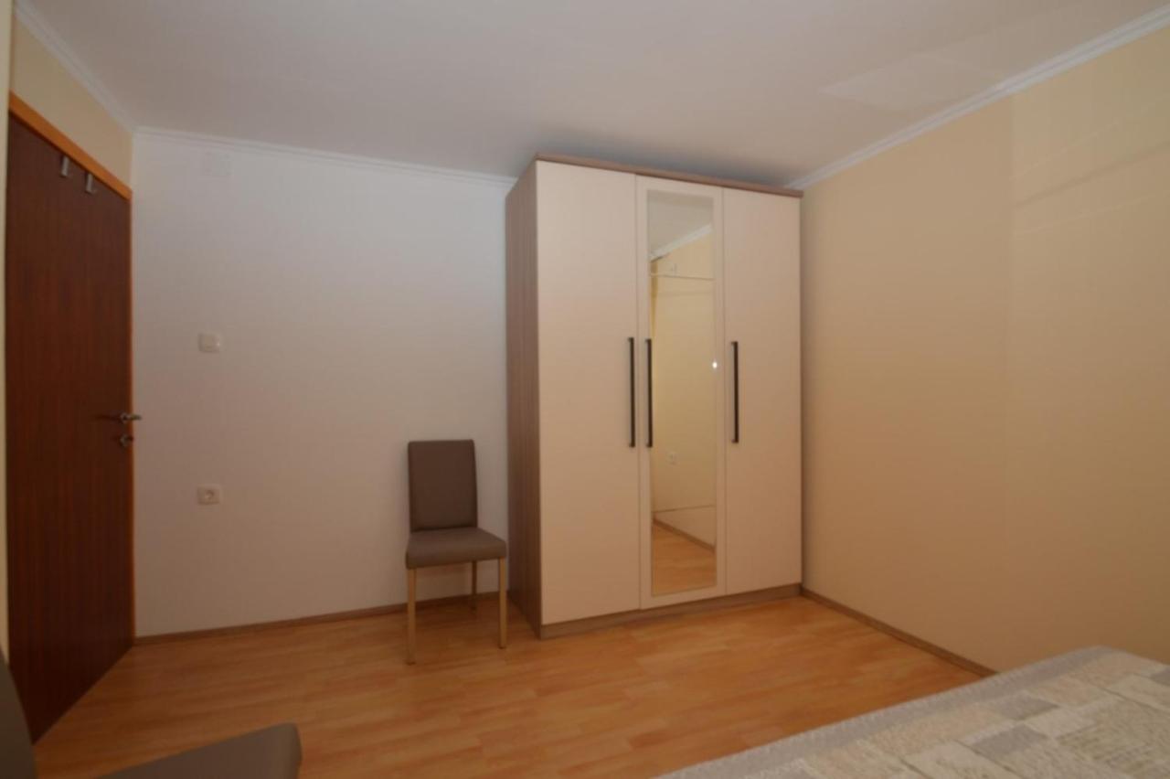 Apartment Hrasta Vrana  Εξωτερικό φωτογραφία