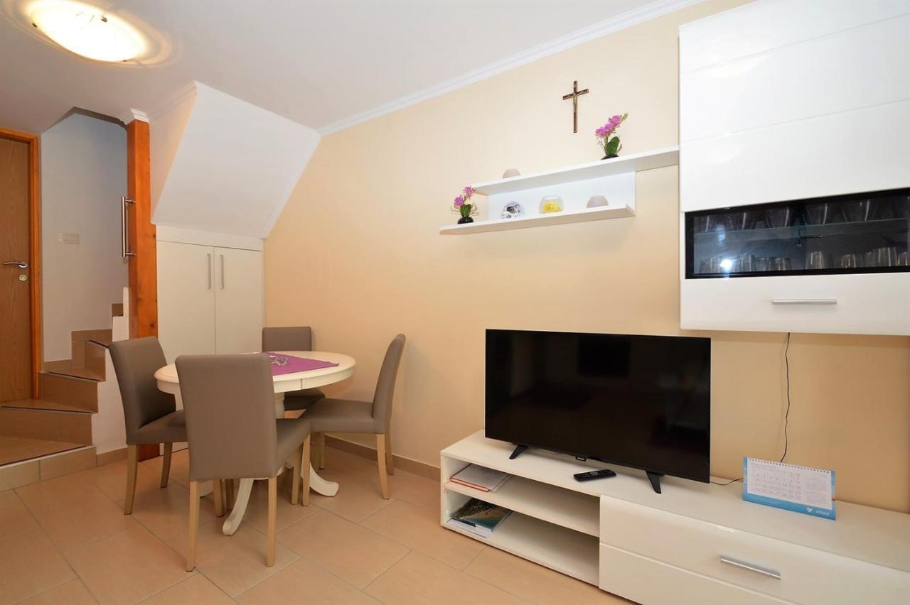 Apartment Hrasta Vrana  Εξωτερικό φωτογραφία
