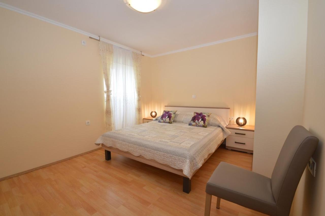 Apartment Hrasta Vrana  Εξωτερικό φωτογραφία