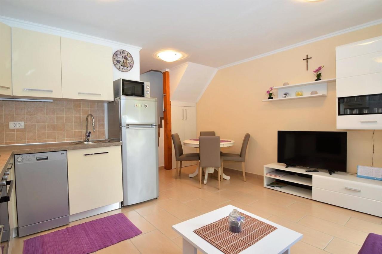 Apartment Hrasta Vrana  Εξωτερικό φωτογραφία