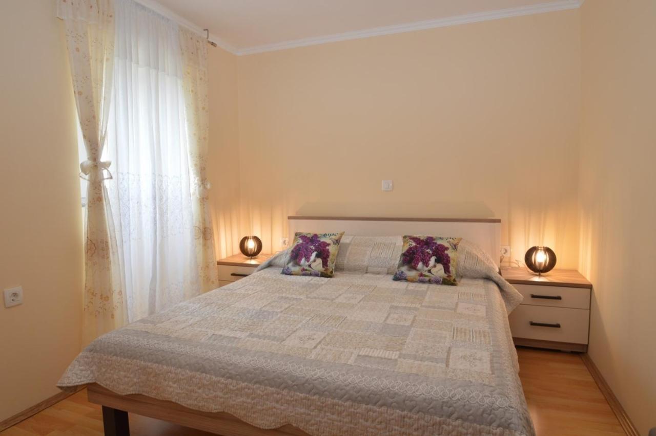 Apartment Hrasta Vrana  Εξωτερικό φωτογραφία